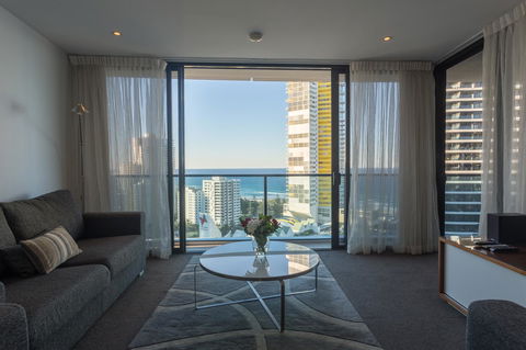 Oracle Resort Broadbeach - Gclr - Tourism Townsville 40
