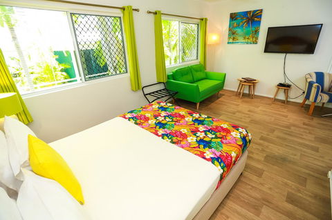 Port Douglas Motel - Tourism Townsville 9