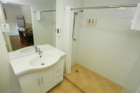 Port Douglas Motel - Tourism Townsville 6