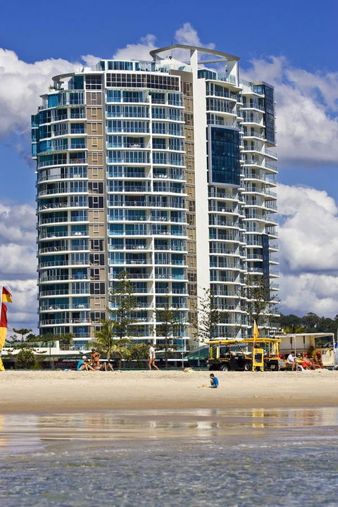 Reflections Tower Two - Tourism Townsville 4