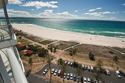 Reflections Tower Two - Tourism Townsville 9
