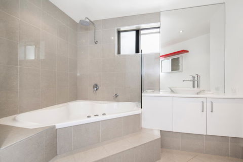 Alexandria Apartments - Tourism Townsville 31