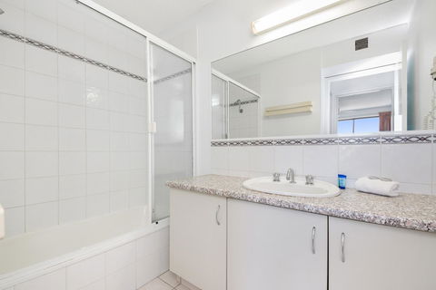 Alexandria Apartments - Tourism Townsville 14
