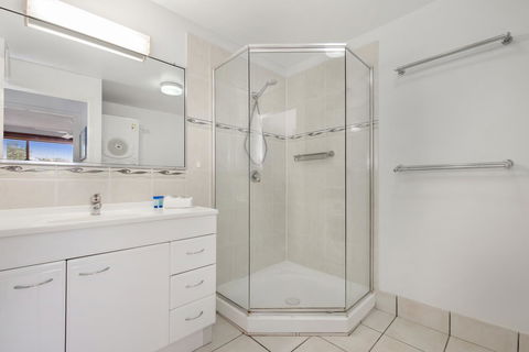 Alexandria Apartments - Tourism Townsville 18