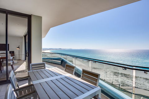 Iconic Kirra Beach Resort - Tourism Townsville 21