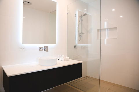 Iconic Kirra Beach Resort - Tourism Townsville 10