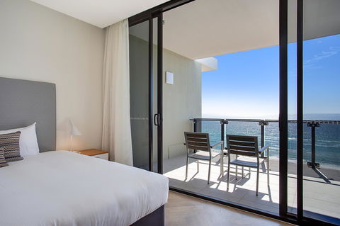 Iconic Kirra Beach Resort - Tourism Townsville 35