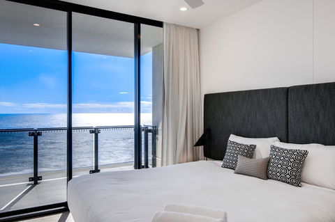 Iconic Kirra Beach Resort - Tourism Townsville 39