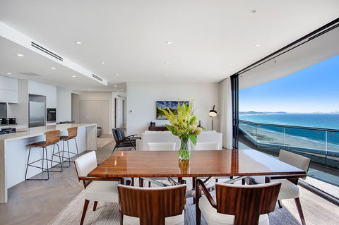 Iconic Kirra Beach Resort - Tourism Townsville 25