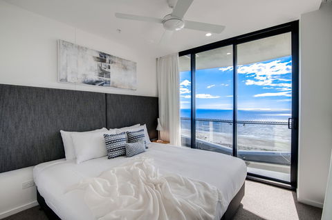 Iconic Kirra Beach Resort - Tourism Townsville 22