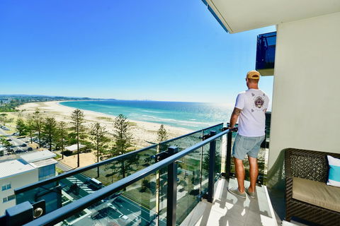 Iconic Kirra Beach Resort - Tourism Townsville 8