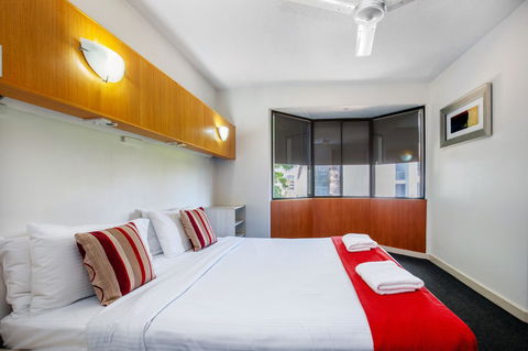 Tiki Hotel Apartments Surfers Paradise - Tourism Townsville 1