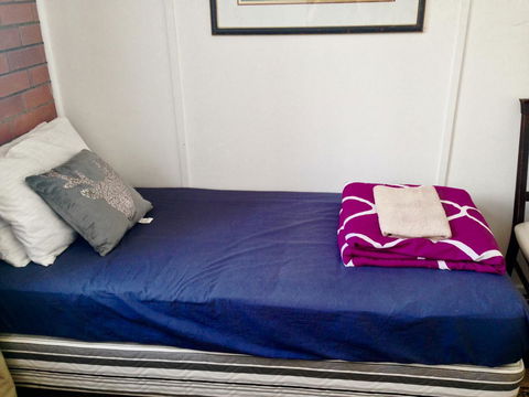 XYL Pets Friendly Seaside Boutique Guesthouse - Tourism Townsville 43
