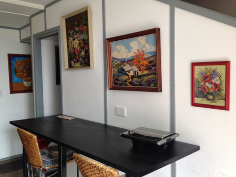 XYL Pets Friendly Seaside Boutique Guesthouse - Tourism Townsville 6