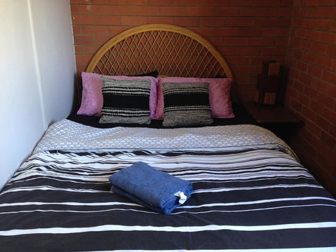 XYL Pets Friendly Seaside Boutique Guesthouse - Tourism Townsville 22