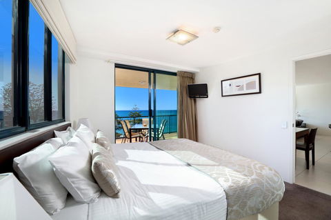 Peninsular Beachfront Resort - Tourism Townsville 23