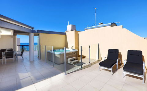 Peninsular Beachfront Resort - Tourism Townsville 28