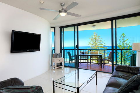 Peninsular Beachfront Resort - Tourism Townsville 2