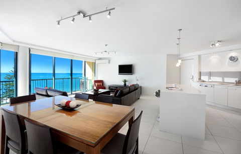 Peninsular Beachfront Resort - Tourism Townsville 7
