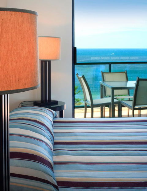 Peninsular Beachfront Resort - Tourism Townsville 37