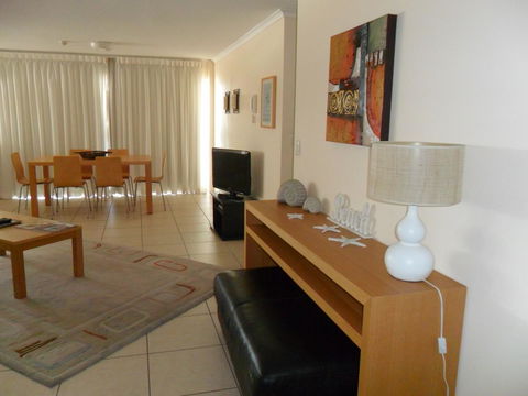 Grosvenor Beachfront Apartments Surfers Paradise - Tourism Townsville 10