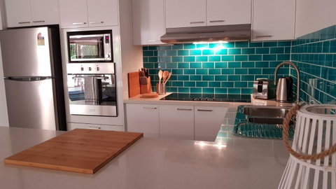 Sanctuary Beach Retreat - Tourism Townsville 8