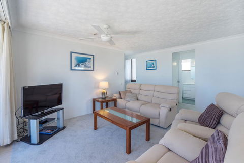 Columbia Beachfront Apartments On Rainbow Bay - Tourism Townsville 5