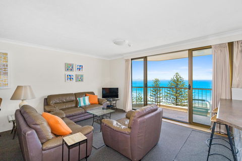 Columbia Beachfront Apartments On Rainbow Bay - Tourism Townsville 39