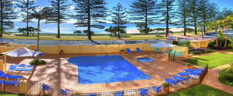 Columbia Beachfront Apartments On Rainbow Bay - Tourism Townsville 2
