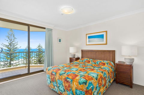 Columbia Beachfront Apartments On Rainbow Bay - Tourism Townsville 34