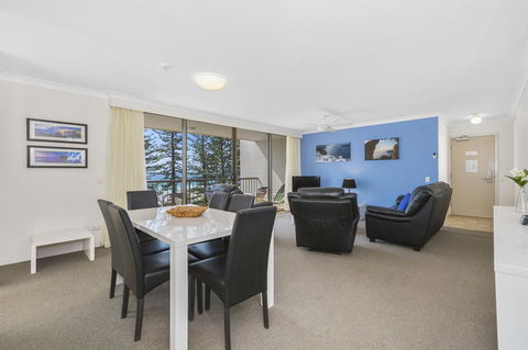 Columbia Beachfront Apartments On Rainbow Bay - Tourism Townsville 23