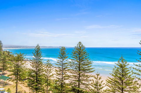 Columbia Beachfront Apartments On Rainbow Bay - Tourism Townsville 25