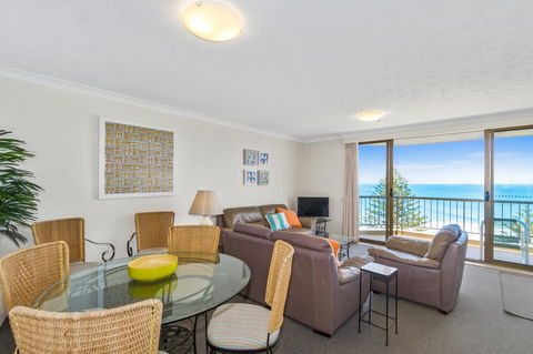 Columbia Beachfront Apartments On Rainbow Bay - Tourism Townsville 29