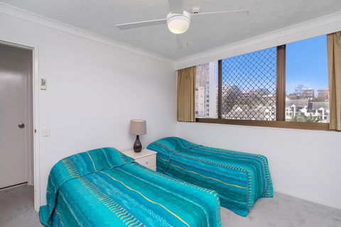 Columbia Beachfront Apartments On Rainbow Bay - Tourism Townsville 10