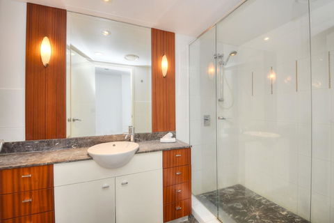 The Towers Of Chevron Renaissance - Holidays Gold Coast - Tourism Townsville 17