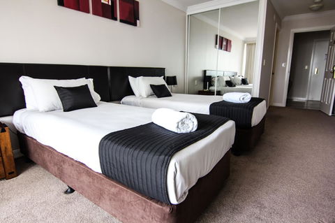 The Phoenician Resort - Tourism Townsville 30