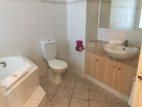 Regency On The Beach - Tourism Townsville 16