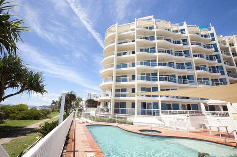 Regency On The Beach - Tourism Townsville 0