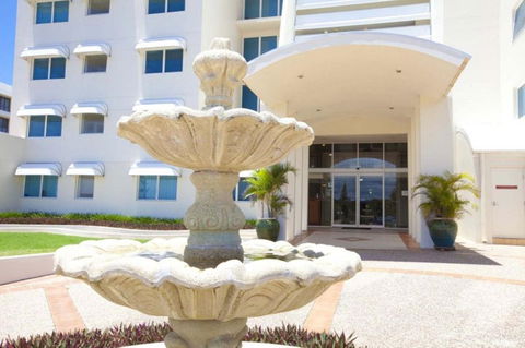 Regency On The Beach - Tourism Townsville 15