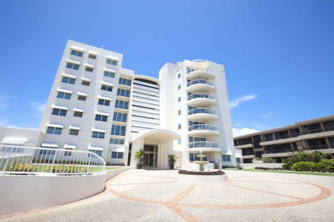Regency On The Beach - Tourism Townsville 14