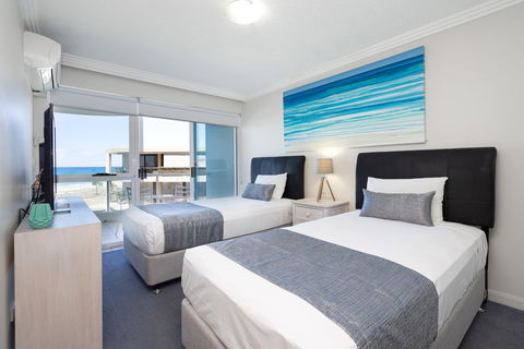 Regency On The Beach - Tourism Townsville 1