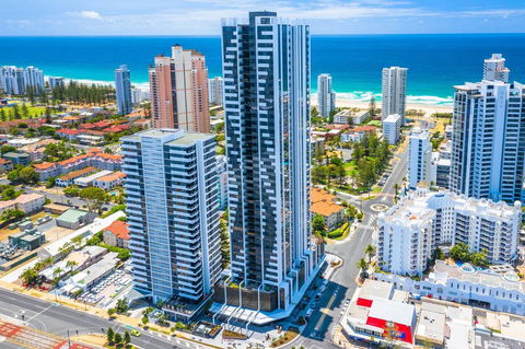 Qube Broadbeach Ocean View Apartments - Tourism Townsville 0
