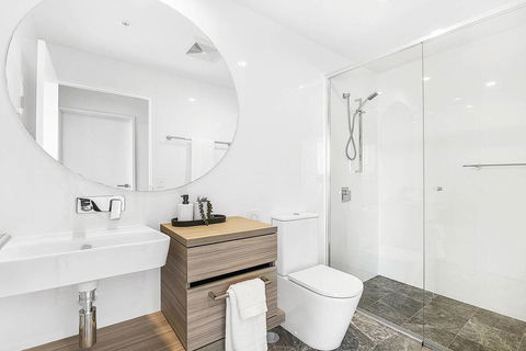 Qube Broadbeach Ocean View Apartments - Tourism Townsville 37