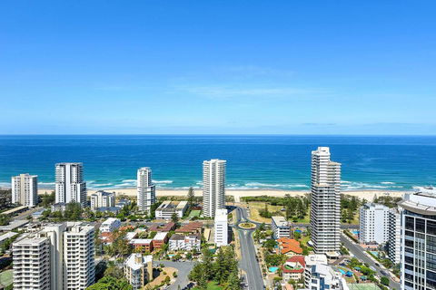 Qube Broadbeach Ocean View Apartments - Tourism Townsville 34
