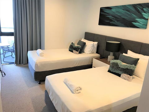 Qube Broadbeach Ocean View Apartments - Tourism Townsville 24