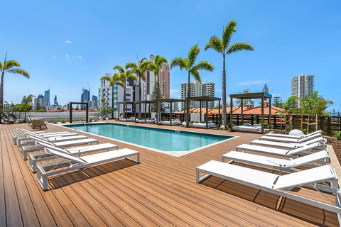 Qube Broadbeach Ocean View Apartments - Tourism Townsville 16