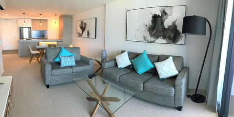 Qube Broadbeach Ocean View Apartments - Tourism Townsville 29