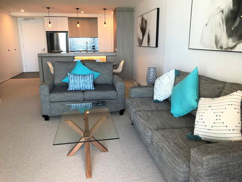 Qube Broadbeach Ocean View Apartments - Tourism Townsville 27
