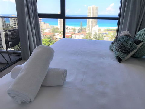 Qube Broadbeach Ocean View Apartments - Tourism Townsville 20