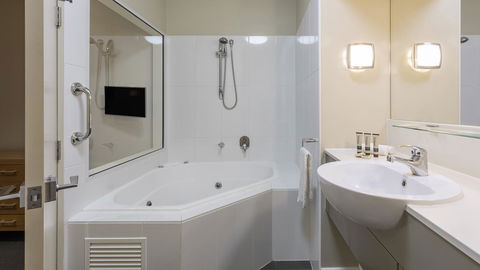 Oaks Hervey Bay Resort And Spa - Tourism Townsville 11